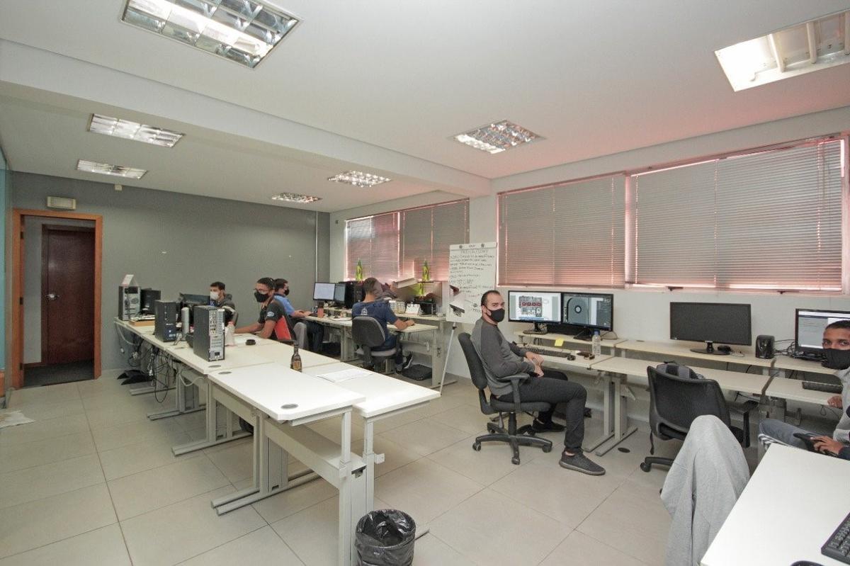 Prédio, Floresta, 0 Quarto, 14 Vagas