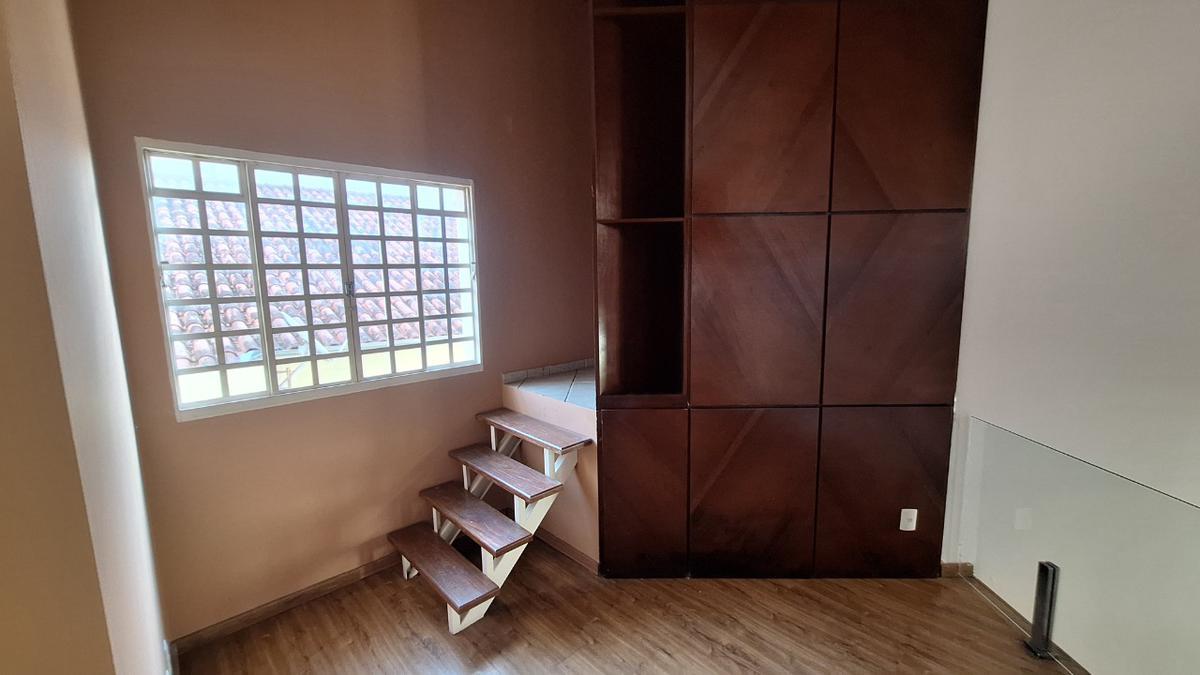 Casa, Centro, 3 Quartos, 2 Vagas, 1 Suíte