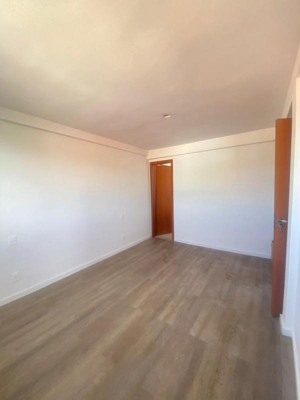 Cobertura, Tirol (barreiro), 3 Quartos, 2 Vagas, 1 Suíte