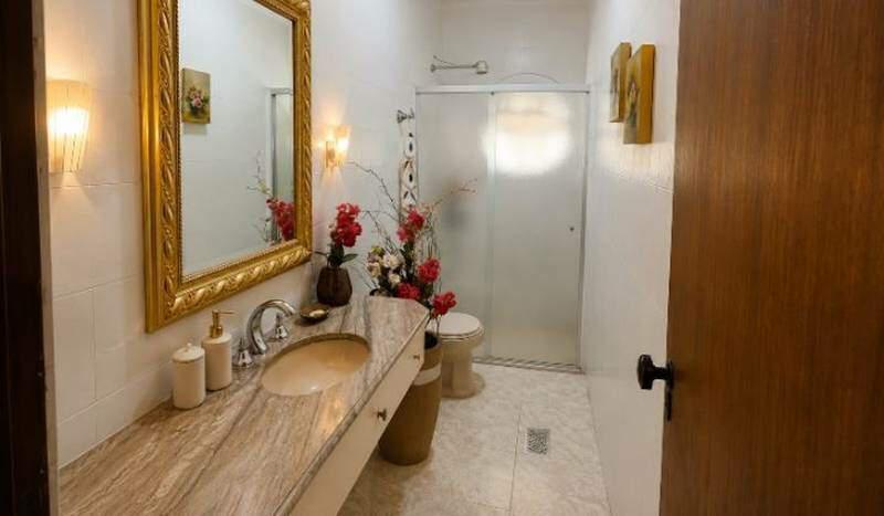 Casa, Luxemburgo, 5 Quartos, 4 Vagas, 2 Suítes