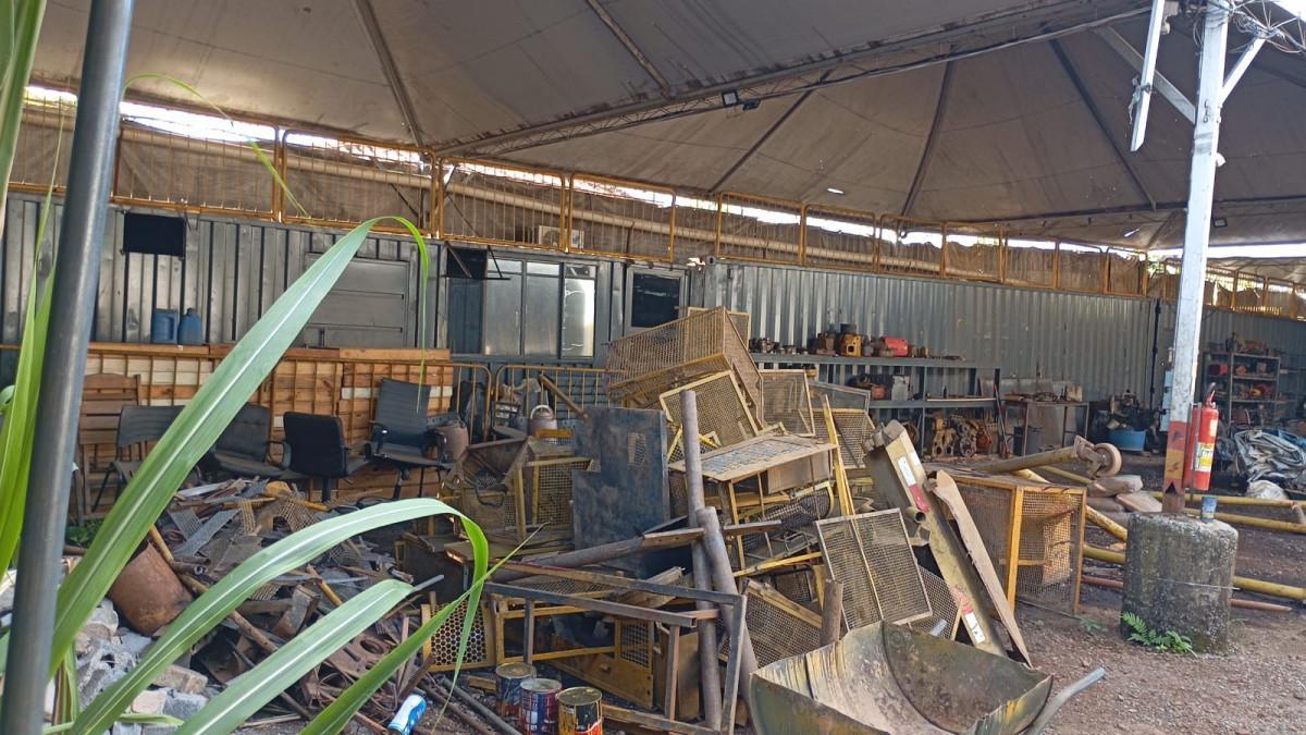 Lote, Bandeirantes (pampulha), 0 Quarto, 0 Vaga