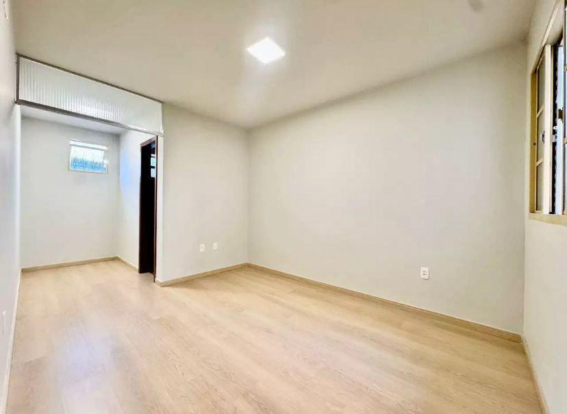 Casa, Castelo, 4 Quartos, 3 Vagas, 1 Suíte