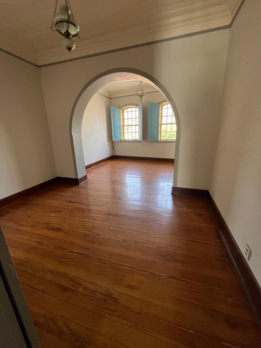 Casa, Centro, 5 Quartos, 0 Vaga, 1 Suíte