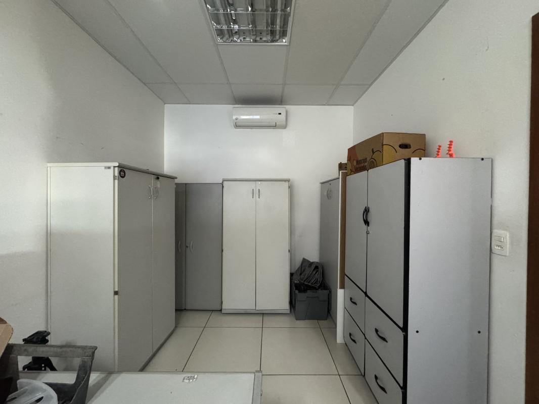 Andar, Centro, 0 Quarto, 10 Vagas