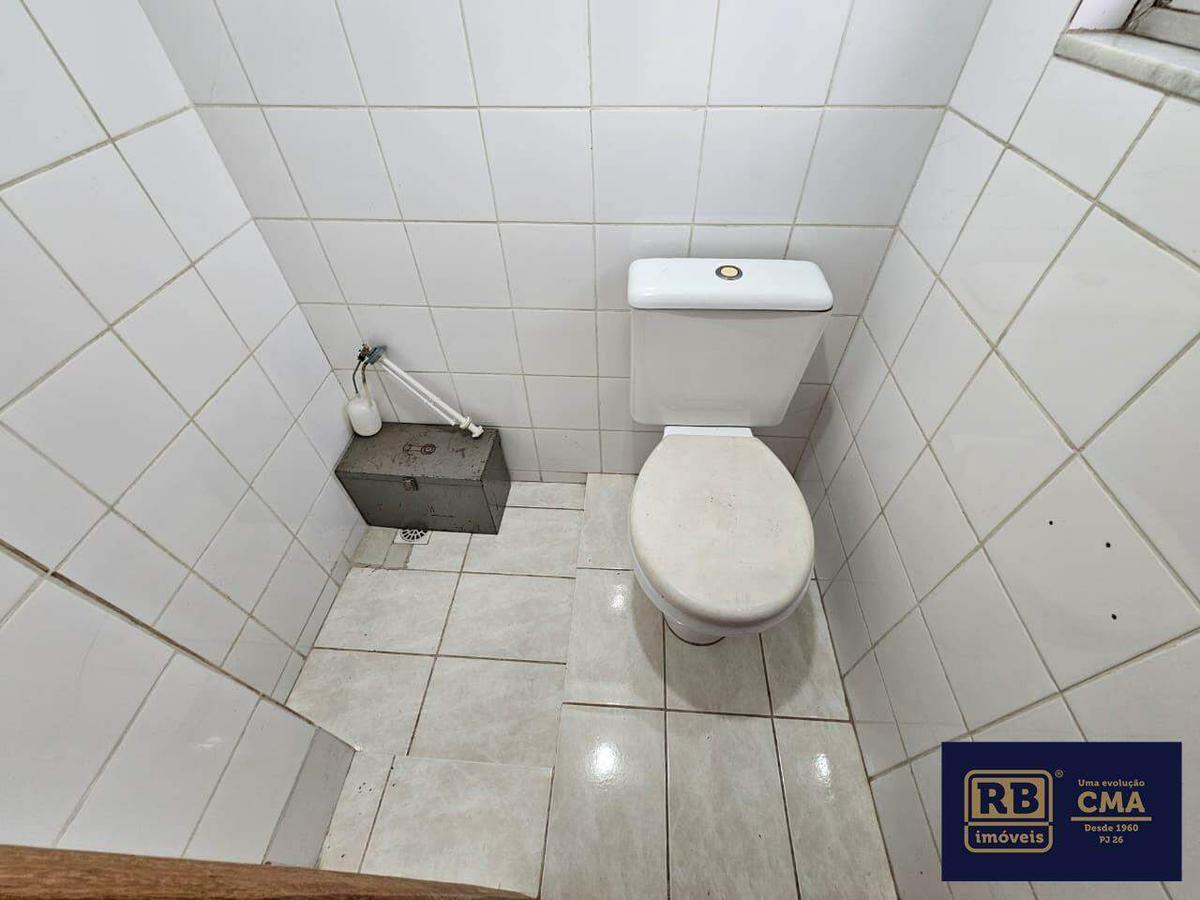 Sala, Barro Preto, 0 Quarto, 4 Vagas