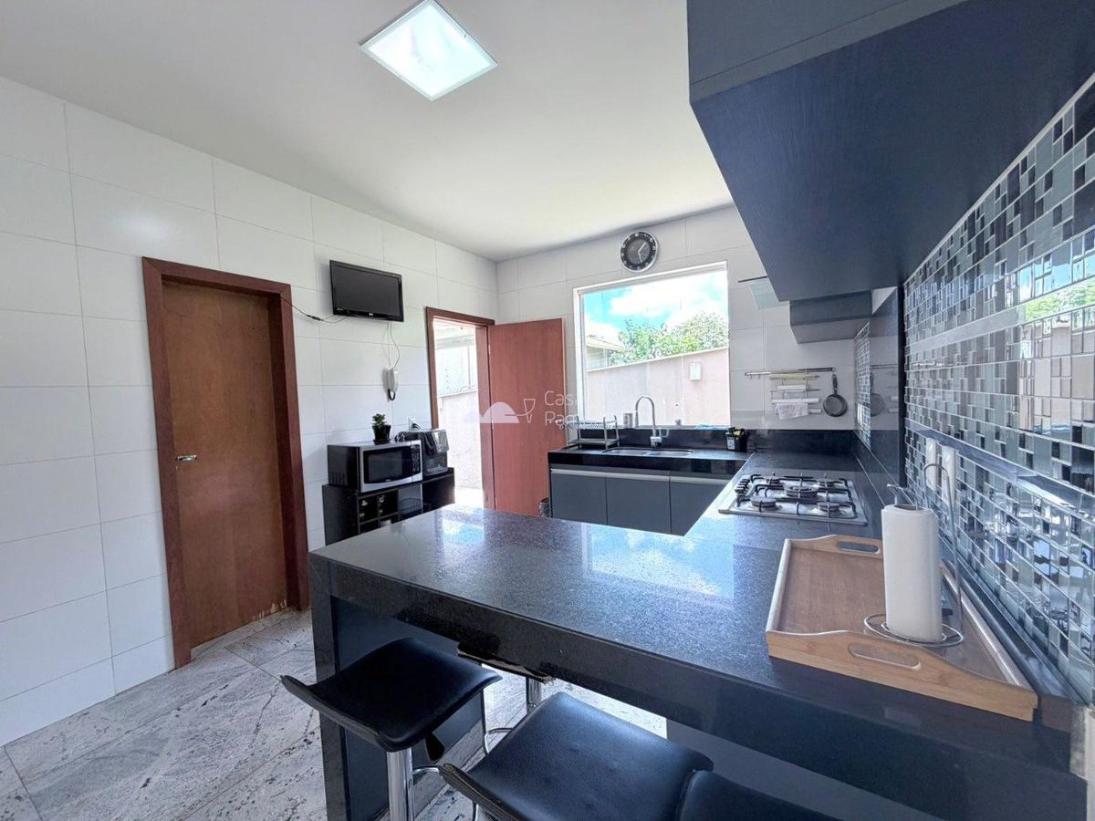 Casa, Trevo, 5 Quartos, 6 Vagas, 2 Suítes