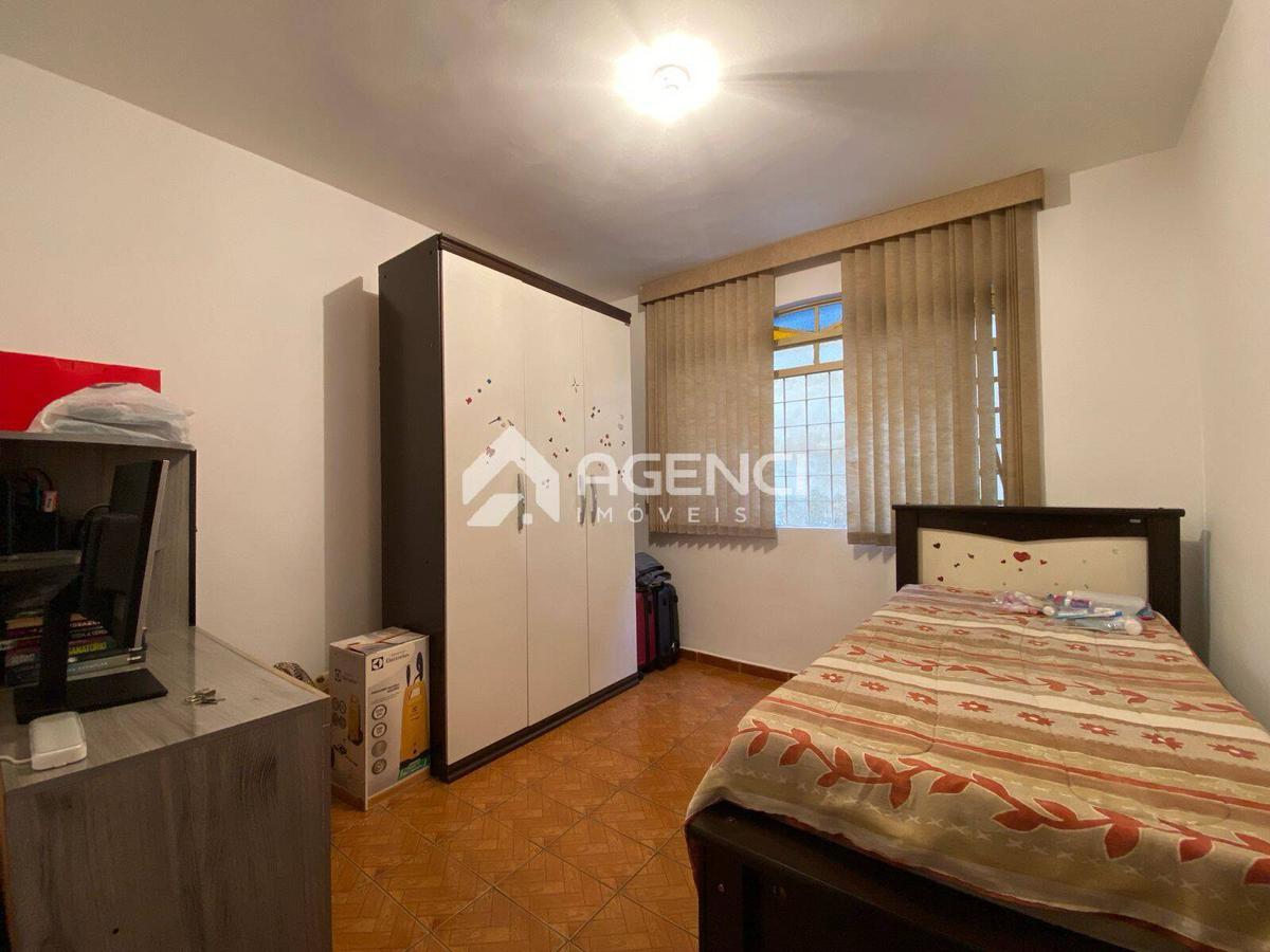 Casa, Arvoredo, 4 Quartos, 0 Vaga, 1 Suíte
