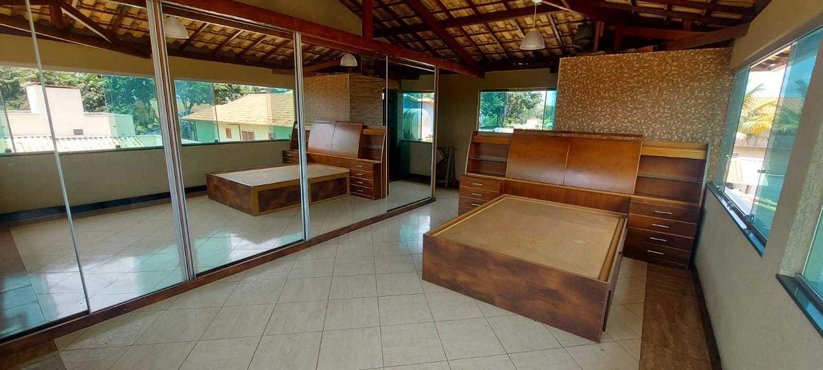 Casa, Trevo, 4 Quartos, 10 Vagas, 1 Suíte