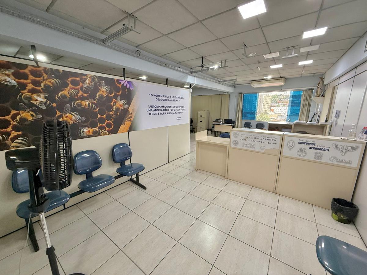 Sala, Liberdade, 0 Quarto, 13 Vagas