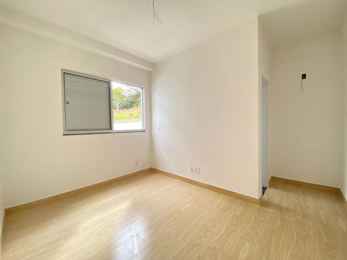 Casa, Vale das Orquídeas, 3 Quartos, 2 Vagas, 1 Suíte