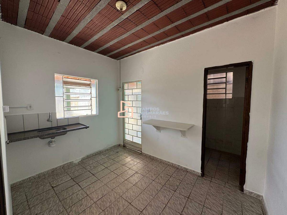 Casa, Jatobá (barreiro), 1 Quarto, 10 Vagas
