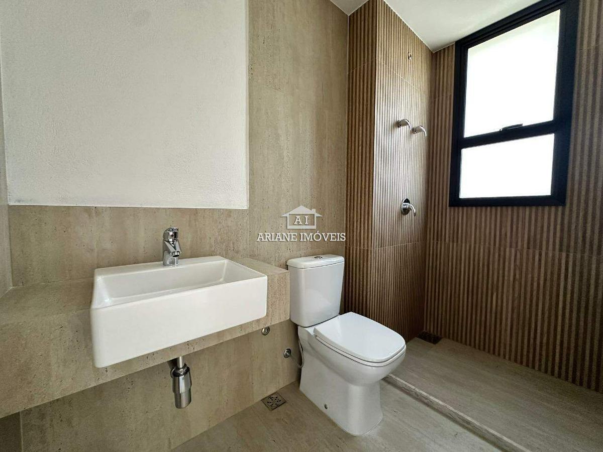 Apartamento, Centro, 3 Quartos, 0 Vaga, 3 Suítes