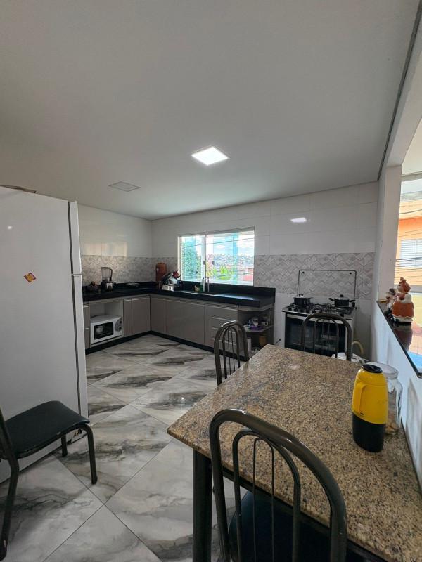 Casa, Castanheira (barreiro), 3 Quartos, 2 Vagas, 1 Suíte