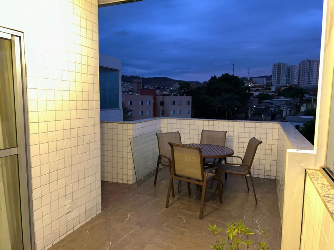 Cobertura, Palmeiras, 2 Quartos, 2 Vagas, 1 Suíte