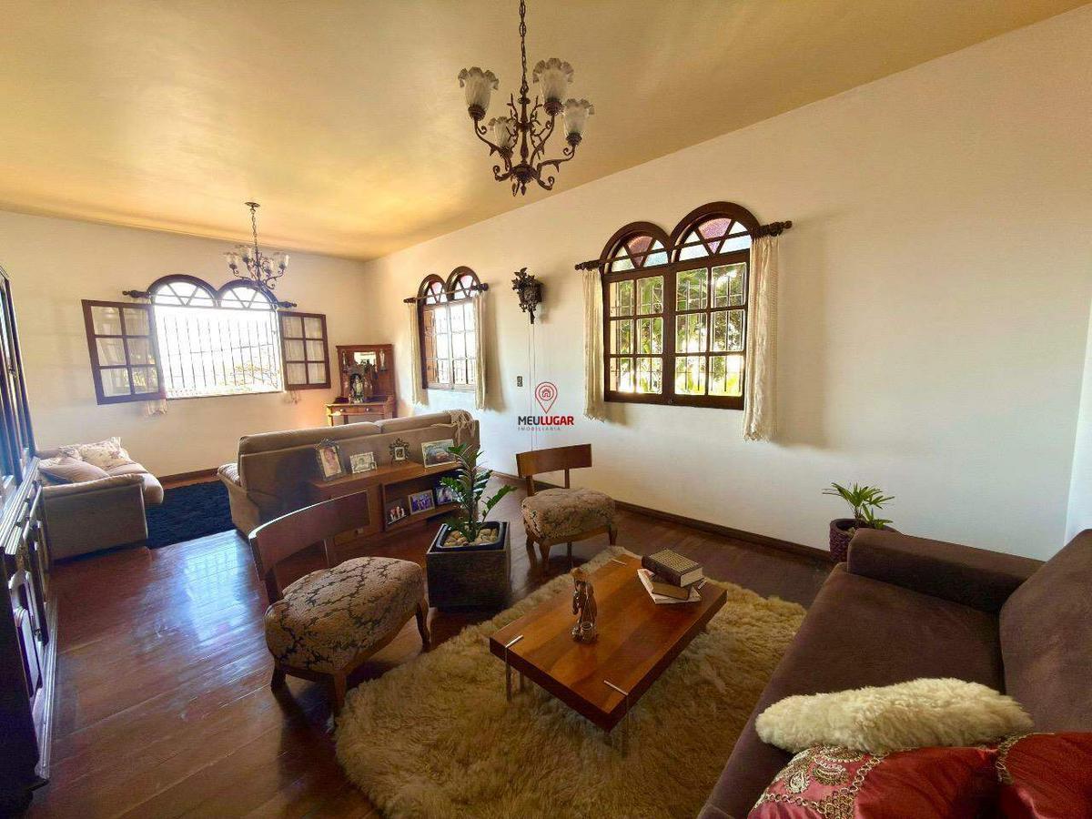 Casa, Barreiro, 3 Quartos, 5 Vagas, 1 Suíte
