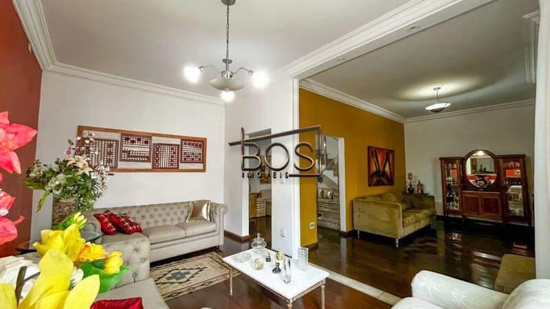 Casa, Serra, 4 Quartos, 2 Vagas, 2 Suítes