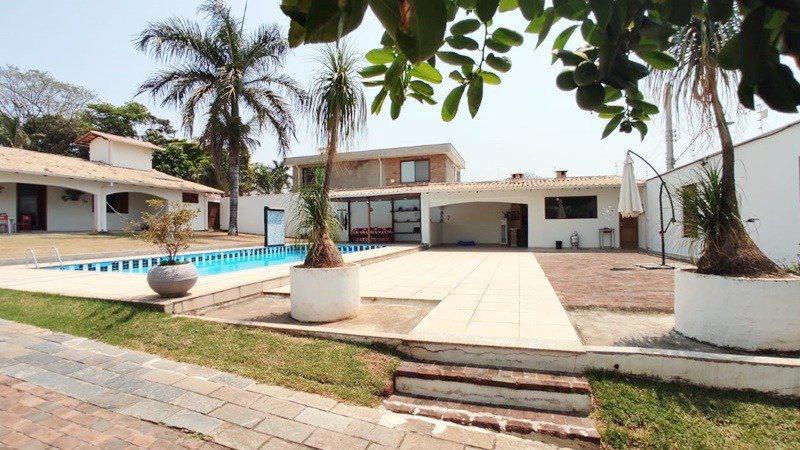 Casa, Braúnas, 3 Quartos, 8 Vagas, 2 Suítes