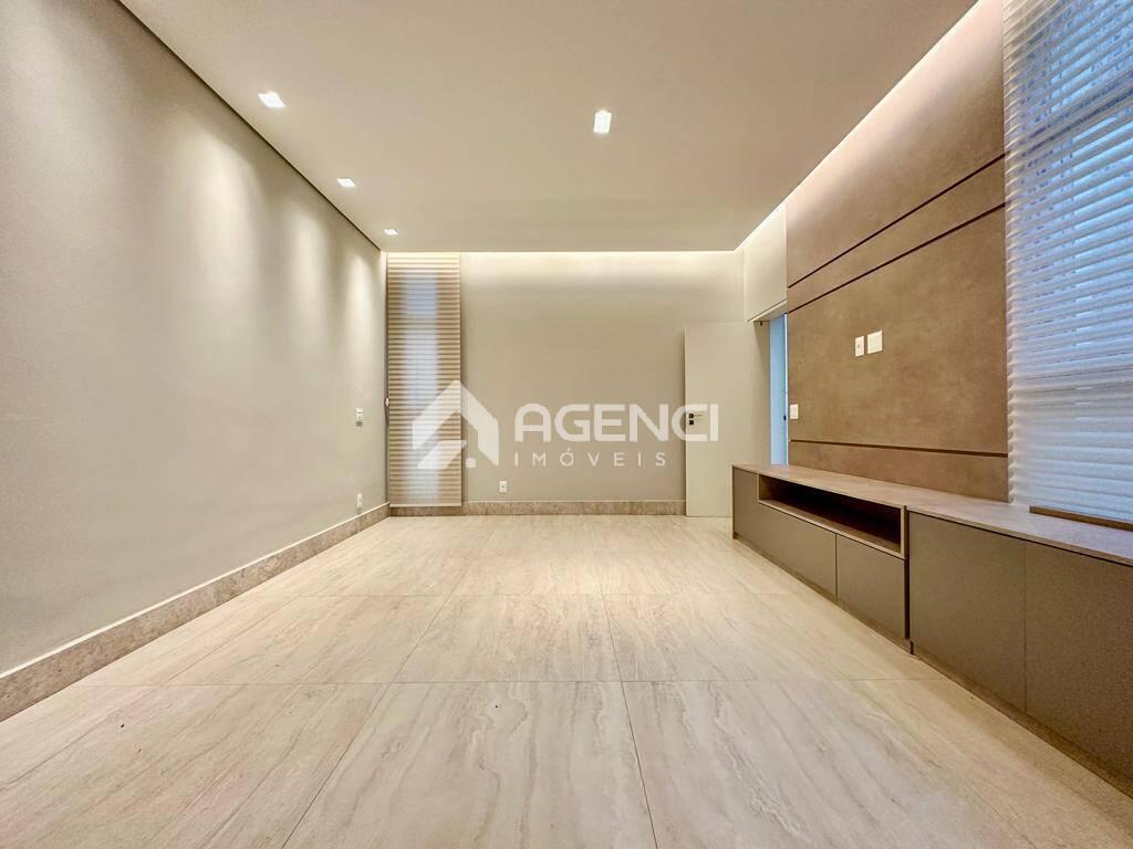 Casa, Alphaville - Lagoa dos Ingleses, 4 Quartos, 0 Vaga, 4 Suítes