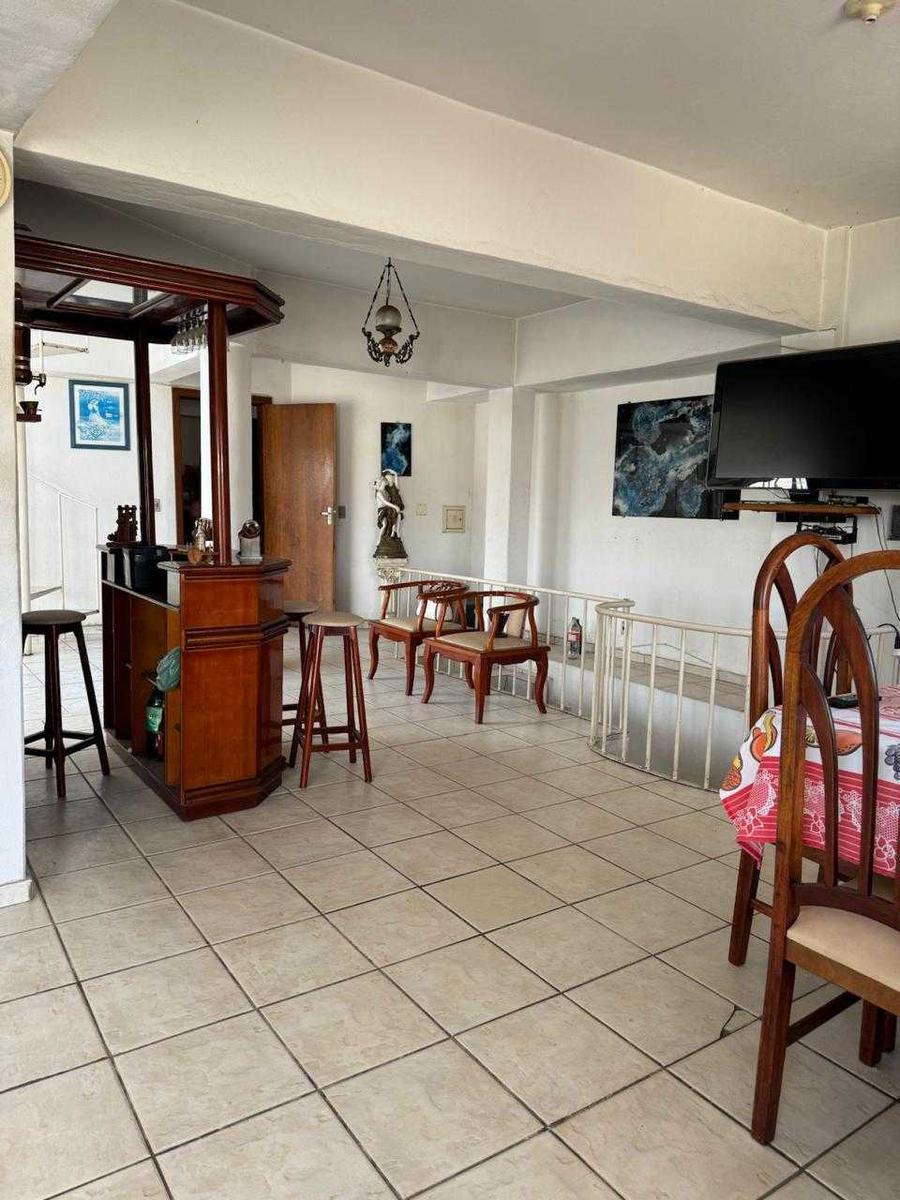 Casa, Novo Santa Cecília (barreiro), 4 Quartos, 3 Vagas, 4 Suítes