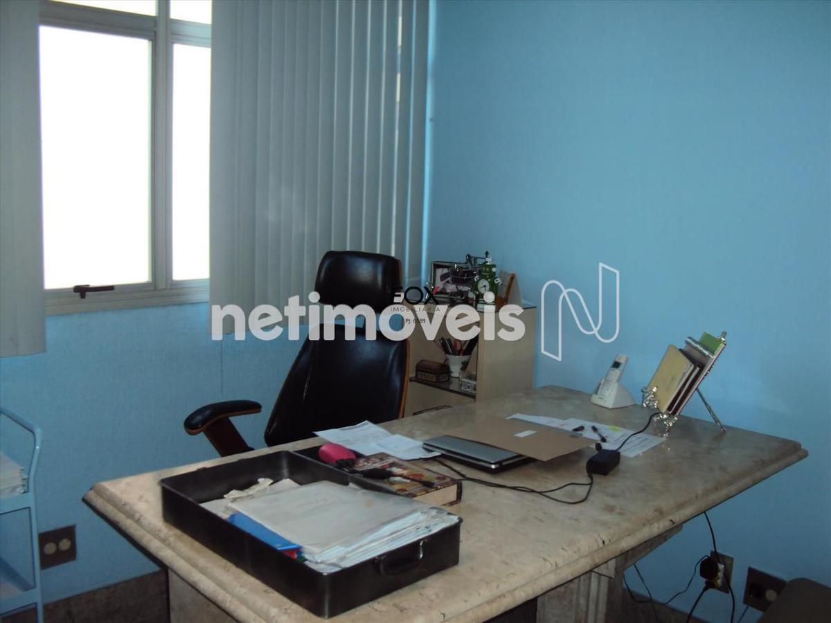 Sala, Barro Preto, 0 Quarto, 2 Vagas
