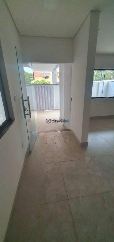 Casa, Quitandinha, 4 Quartos, 2 Vagas, 1 Suíte