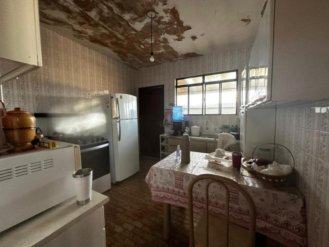 Casa, Centro, 5 Quartos, 2 Vagas