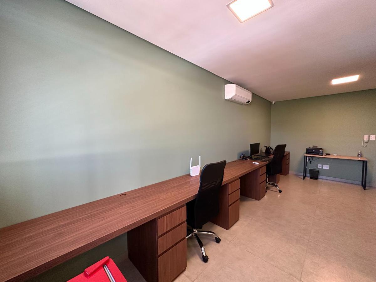 Sala, Barro Preto, 0 Quarto, 1 Vaga