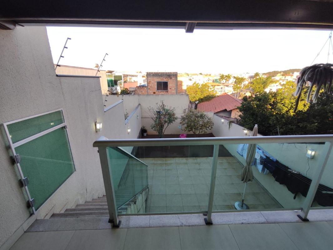 Casa, Parque Xangri-lá, 3 Quartos, 4 Vagas, 1 Suíte
