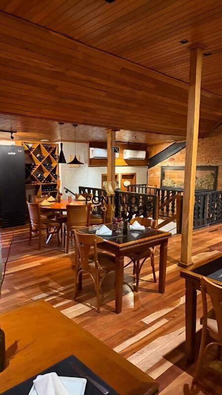 Casa, Centro, 1 Quarto, 0 Vaga, 1 Suíte