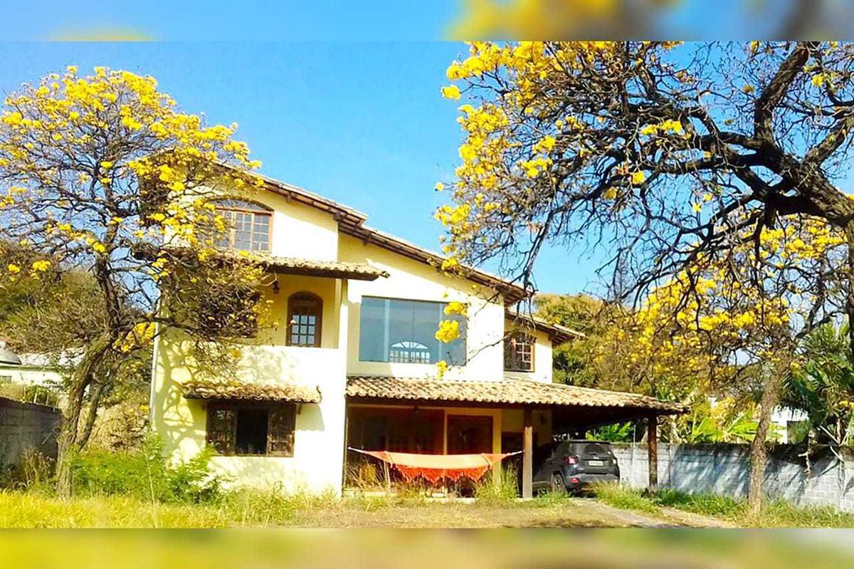 Casa, Braúnas, 4 Quartos, 5 Vagas, 1 Suíte