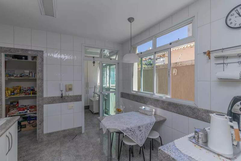 Casa, Santa Lúcia, 4 Quartos, 2 Vagas, 2 Suítes