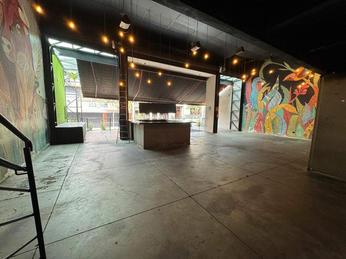 Casa Comercial, Cruzeiro, 0 Quarto, 0 Vaga