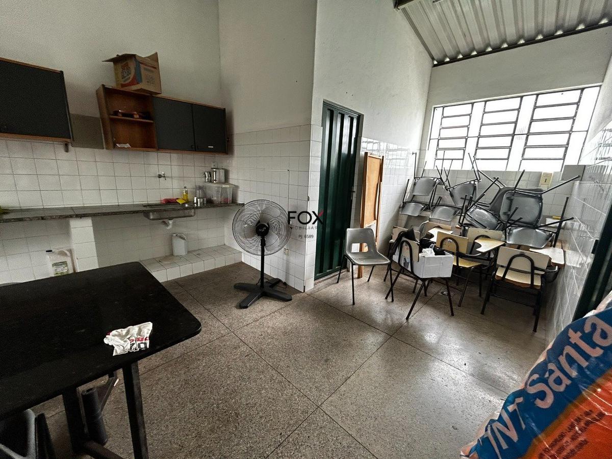 Prédio, Taquaril, 0 Quarto, 10 Vagas