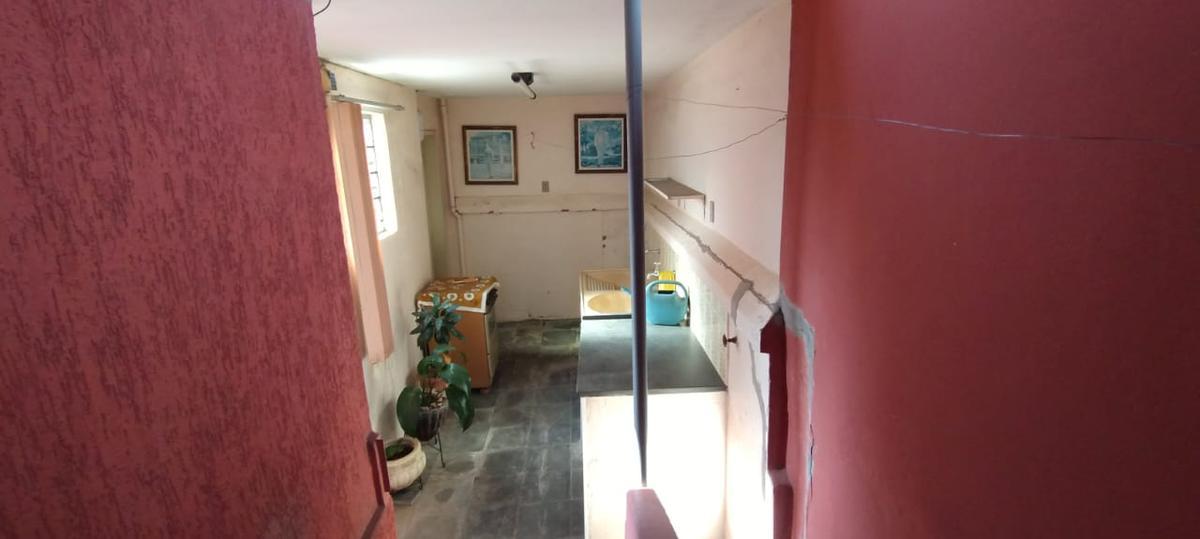 Casa, Cachoeirinha, 6 Quartos, 3 Vagas, 1 Suíte