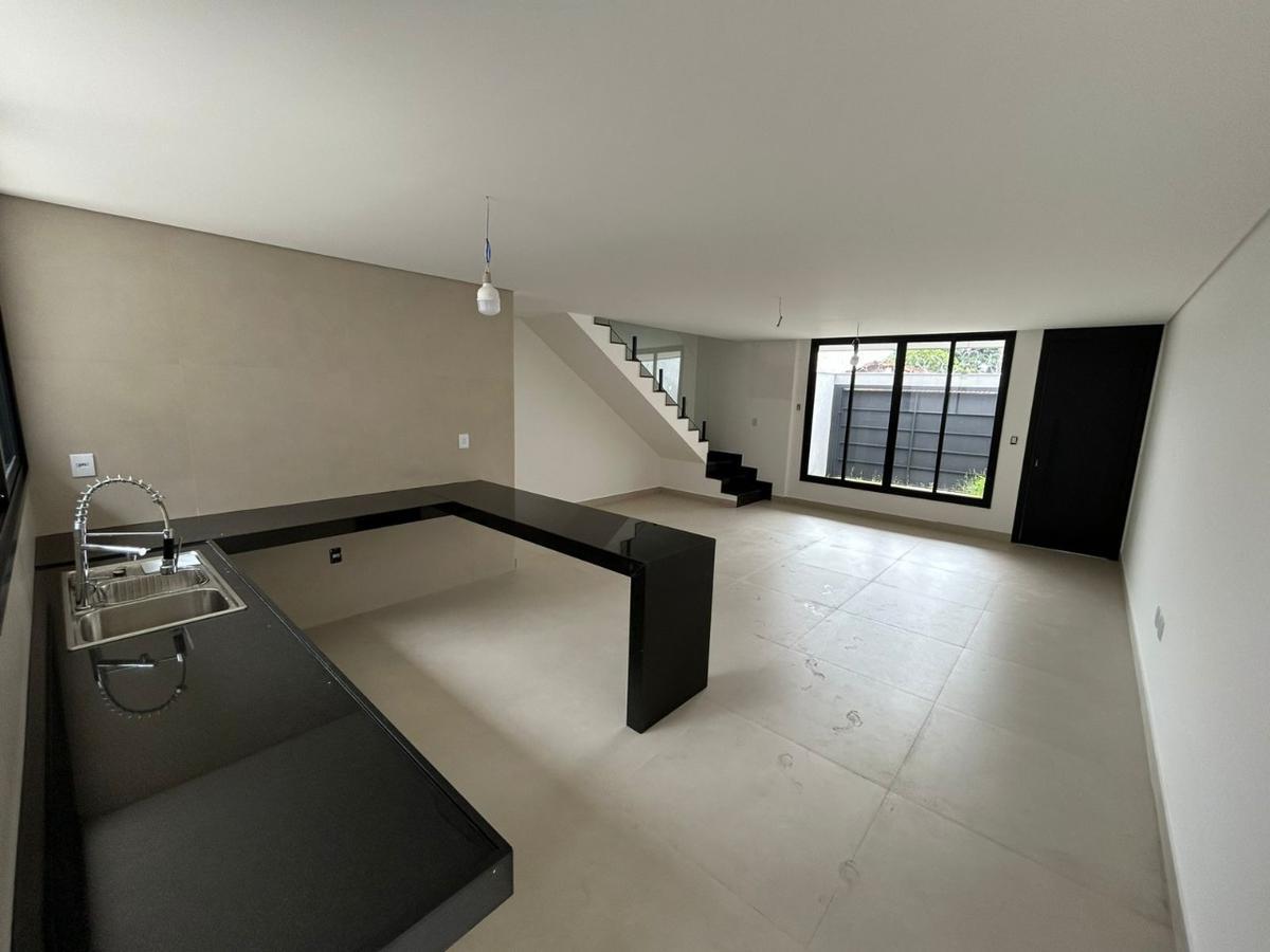 Casa, Fonte Grande, 3 Quartos, 2 Vagas, 1 Suíte