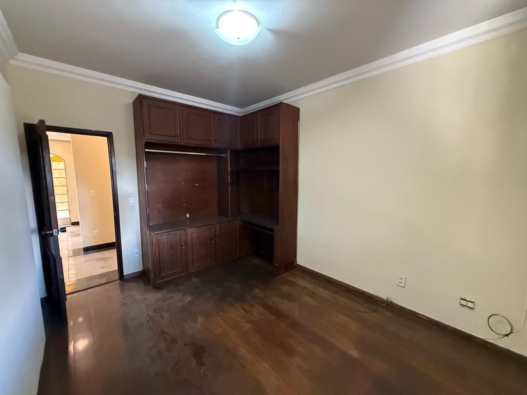 Casa, Planalto, 4 Quartos, 4 Vagas, 1 Suíte