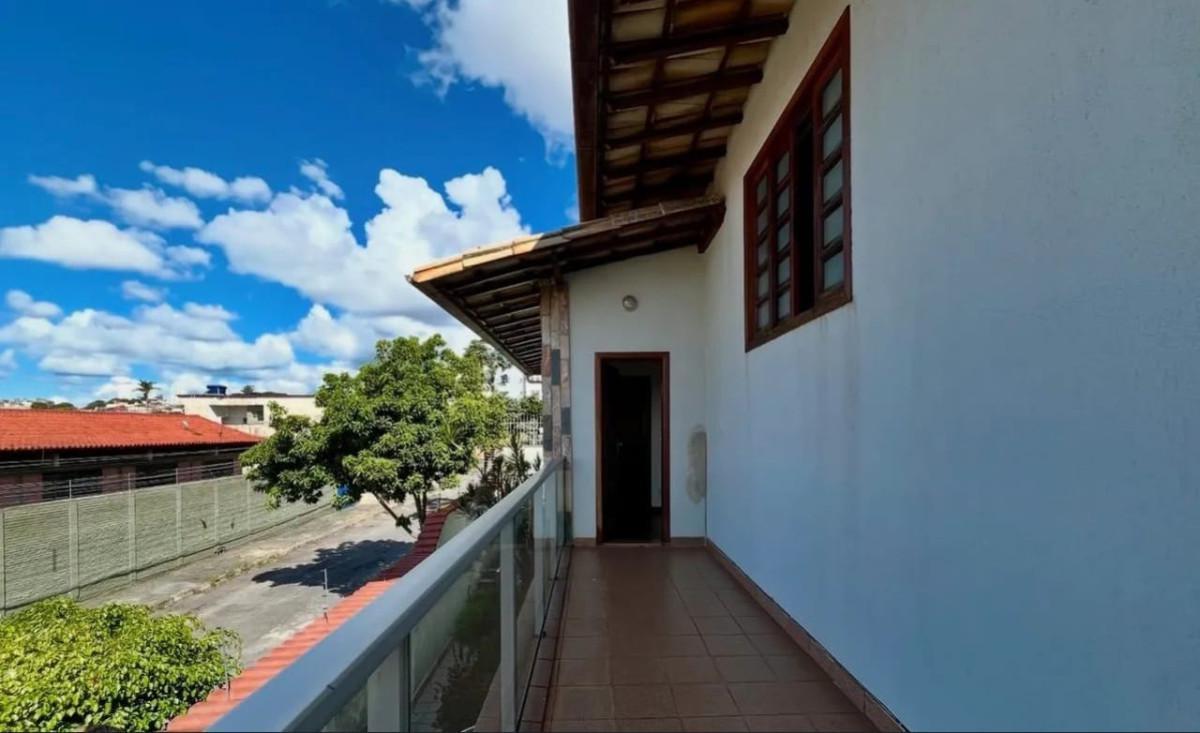 Casa, Nova Esperança, 4 Quartos, 4 Vagas, 1 Suíte