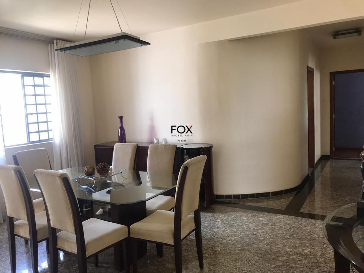 Casa, Centro, 4 Quartos, 2 Vagas, 2 Suítes