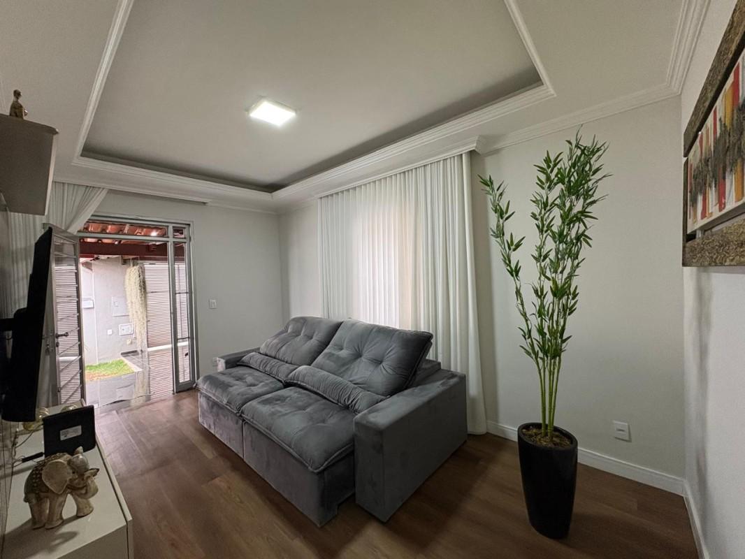 Casa, Tirol, 3 Quartos, 5 Vagas, 1 Suíte