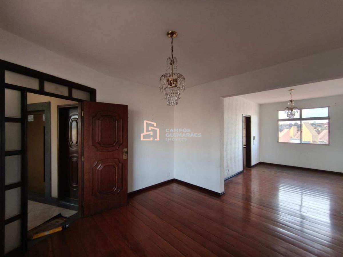 Apartamento, Barreiro, 3 Quartos, 2 Vagas, 1 Suíte