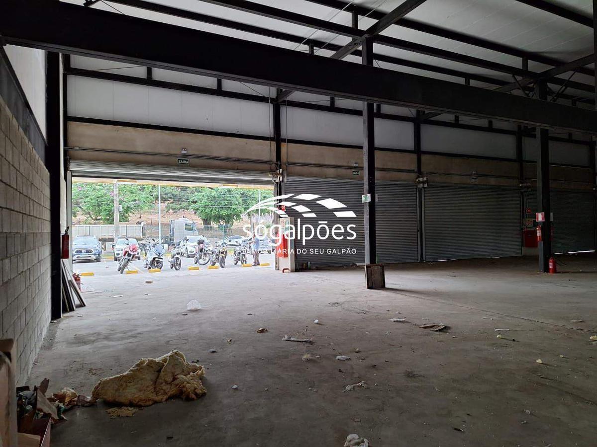 Loja, Centro (justinópolis), 45 Vagas