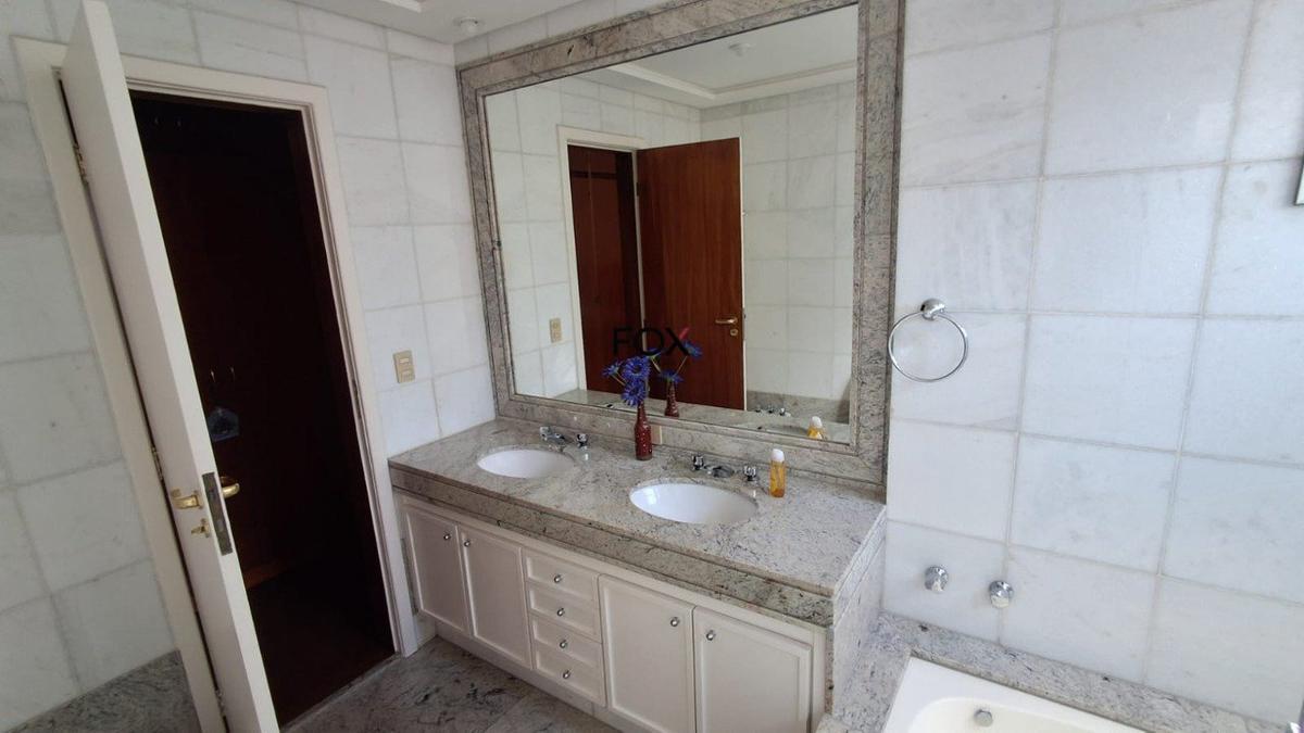 Apartamento, Funcionários, 4 Quartos, 4 Vagas, 2 Suítes