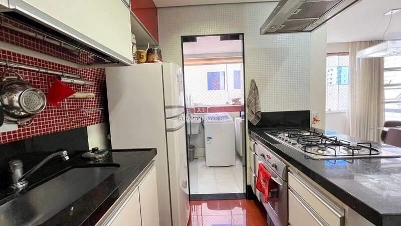 Apartamento, Funcionários, 2 Quartos, 2 Vagas, 1 Suíte