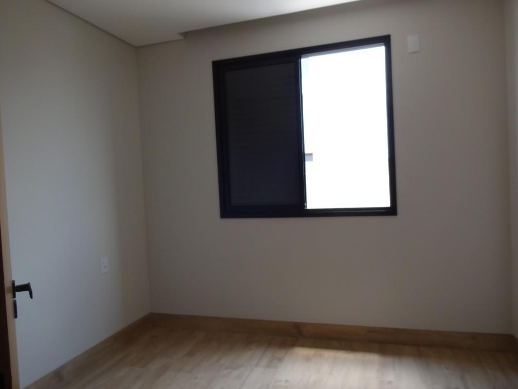 Casa, Jaraguá, 4 Quartos, 3 Vagas, 1 Suíte