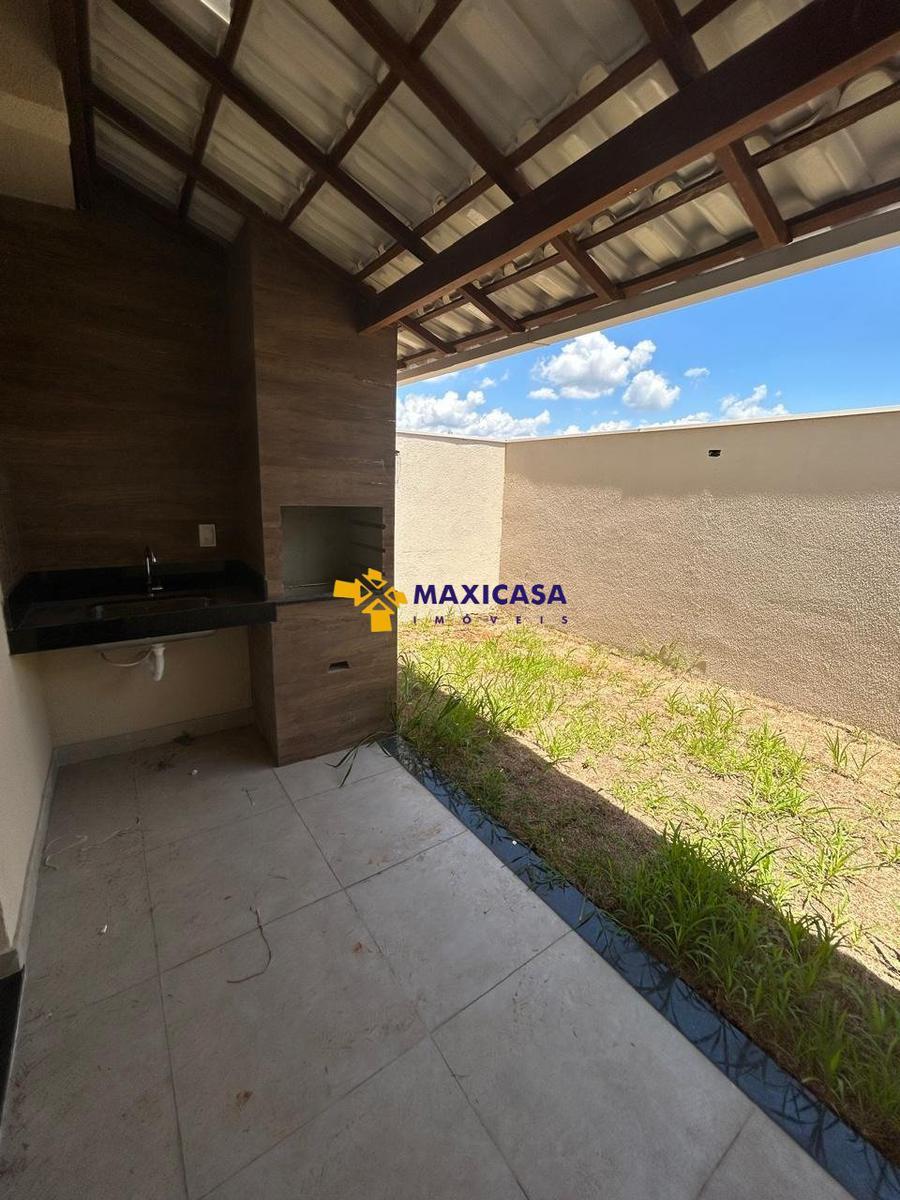 Casa, Santa Branca, 3 Quartos, 4 Vagas, 1 Suíte