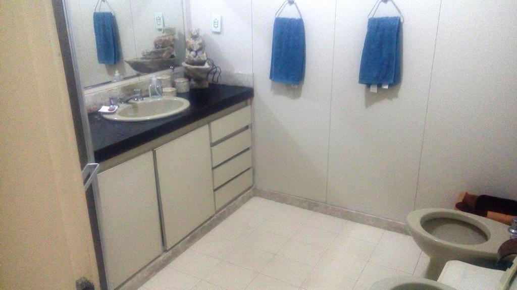 Casa Comercial, Gutierrez, 3 Quartos, 4 Vagas, 1 Suíte