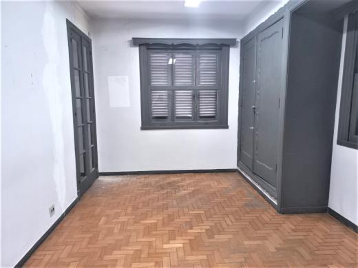 Casa Comercial, Prado, 1 Quarto, 3 Vagas