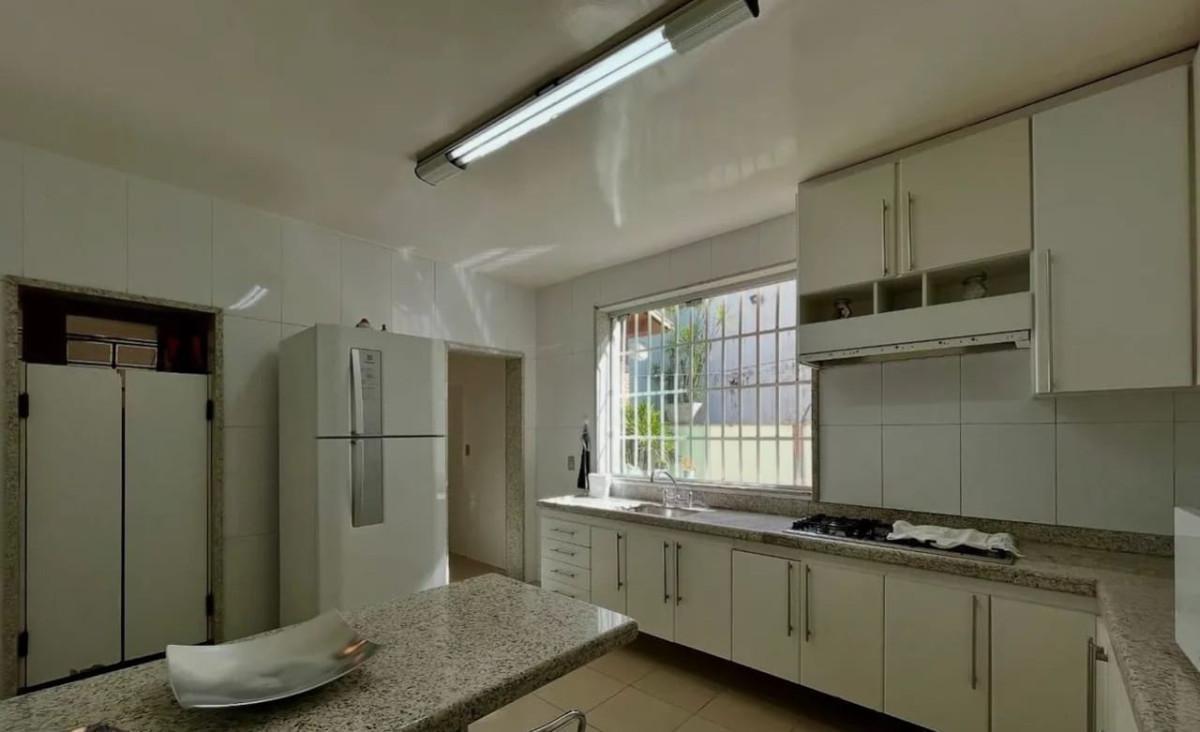 Casa, Nova Esperança, 4 Quartos, 4 Vagas, 1 Suíte