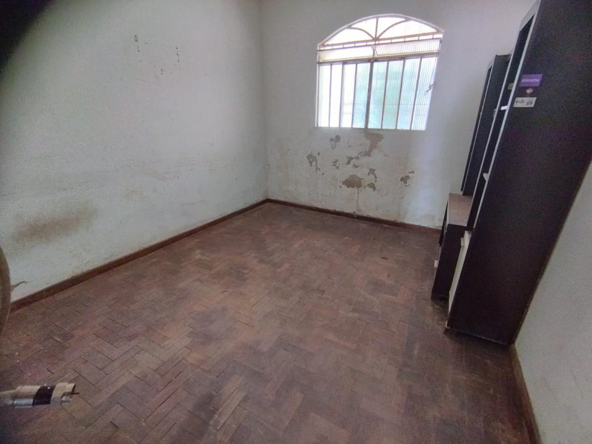 Casa, Santa Cruz, 6 Quartos, 3 Vagas, 1 Suíte