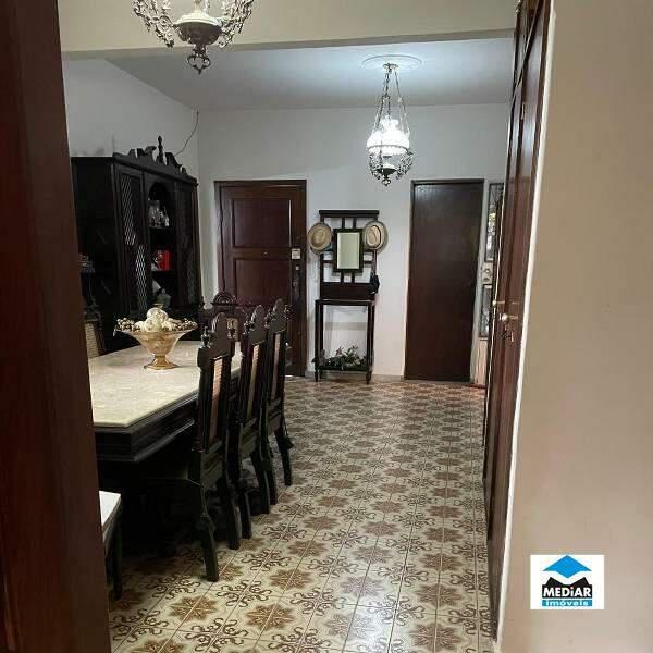 Casa, Cidade Nova, 4 Quartos, 2 Vagas, 1 Suíte